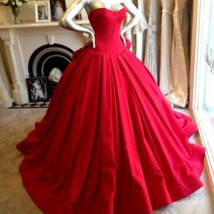 Beautiful Red Strapless Ball Gown Prom..