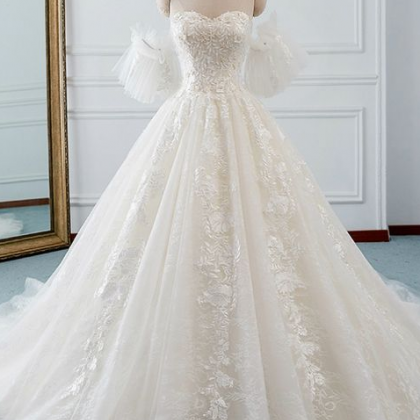 Sweetheart Ivory Ball Gown Tulle Wedding Dress