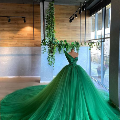 Ball Gown Sweet 16 Gown, Tulle Party Dresses