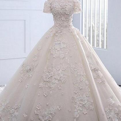 Gorgeous Luxurious And Beautiful Wedding Dress