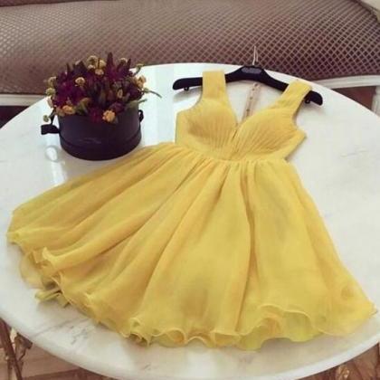 Simple Short Tulle Yellow Homecoming Dresses