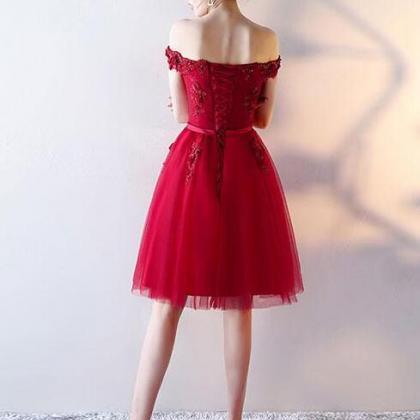Charming Tulle Wine Red Applique Short Party..