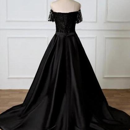 Off Shoulder Black Sweetheart Lace Prom Dresses