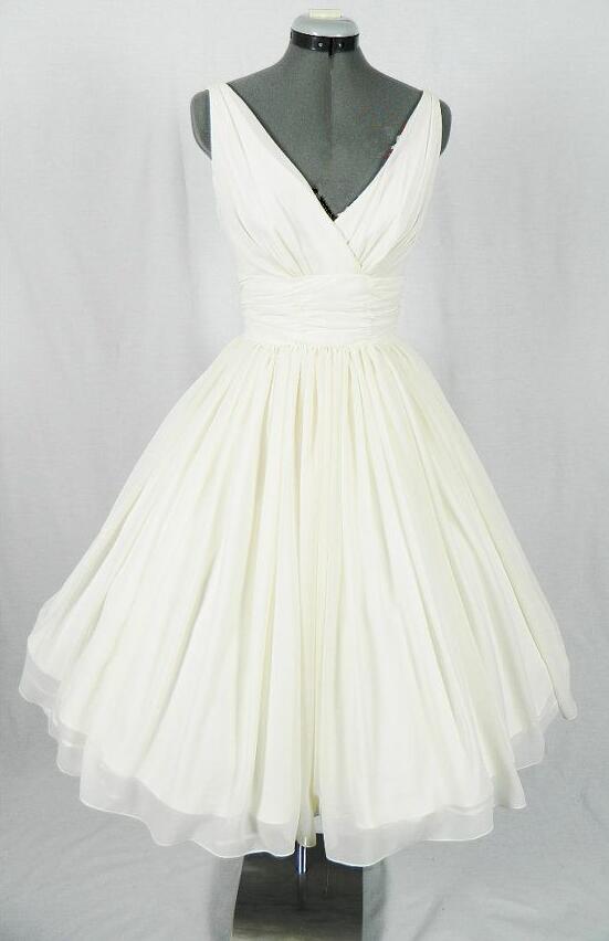 V-neck Ivory Simple Short Homecoming Dresses,the Charming Chiffon Homecoming Dress,wedding Dresses, Heomcoming Dresses