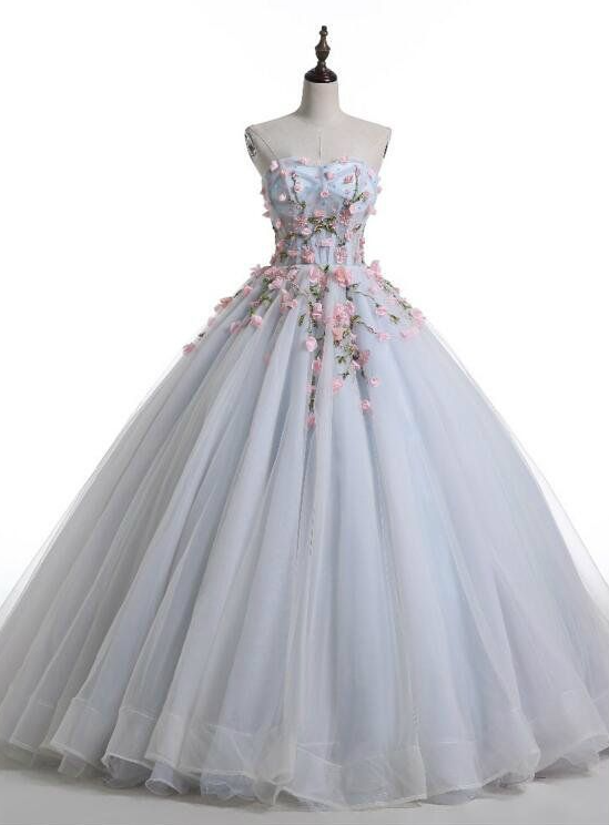 Sweetheart A-line Wedding Gown With Handmade Floral Decoration
