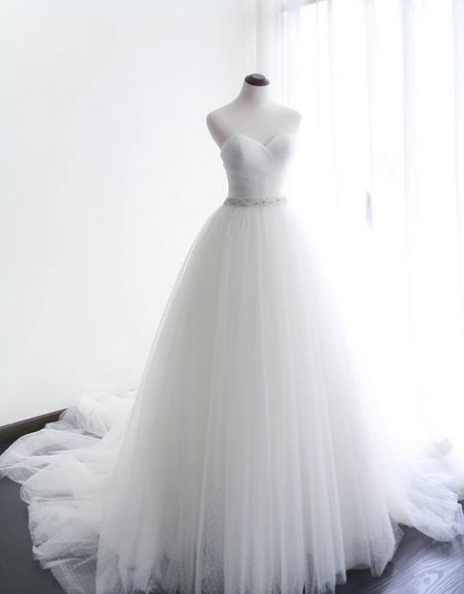 Simple White Tulle Wedding Dress on Luulla