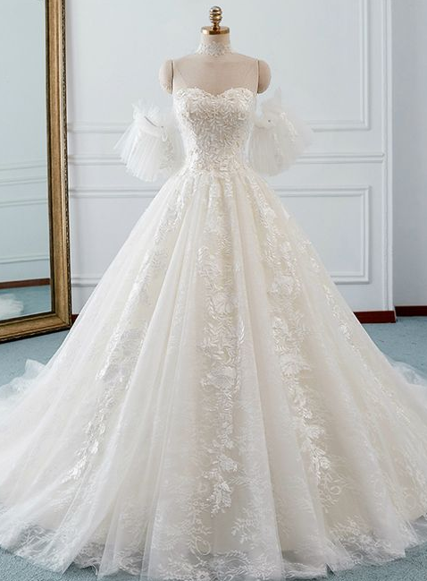 Sweetheart Ivory Ball Gown Tulle Wedding Dress