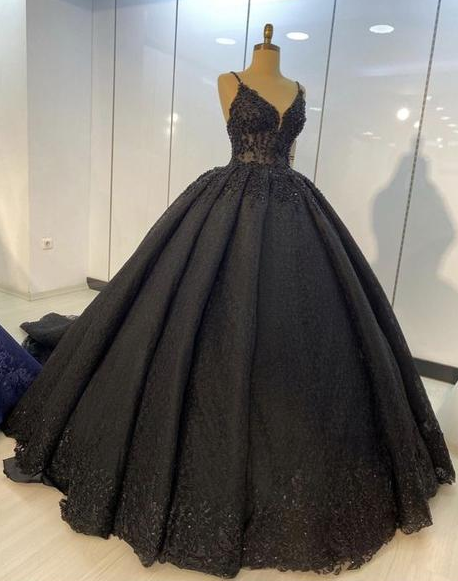 G946, Black Semi Off Shoulder Ball Gown, Size (XS-30 to XL-35) – Style Icon  www.dressrent.in