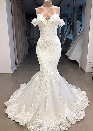 Off-the-shoulder Neckline Wedding Dresses With Lace Appliques