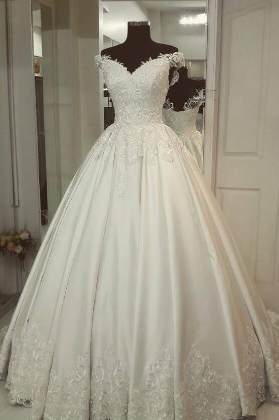 Off-the-shoulder Ivory Wedding Gown With Appliques