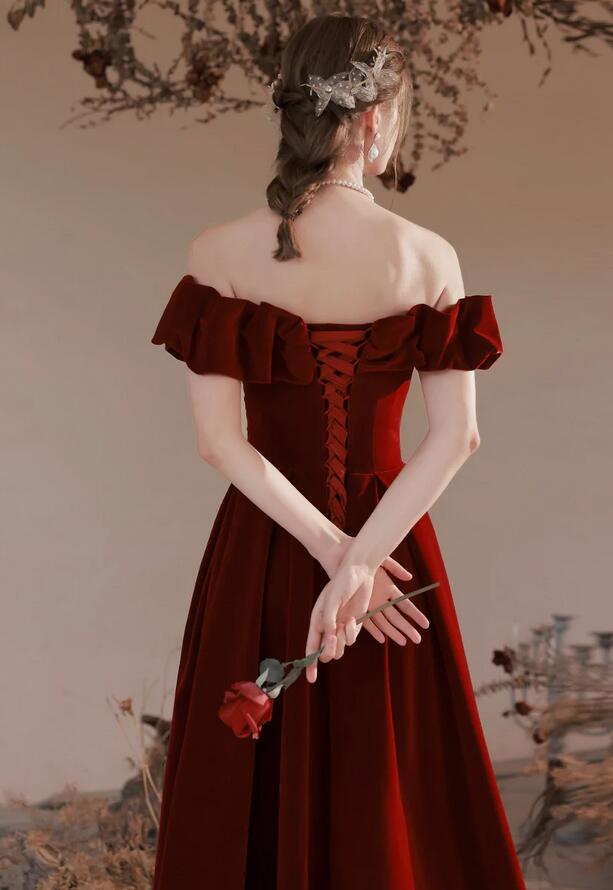 Off Shoulder Long Velvet Dresses with Slit Daffodil