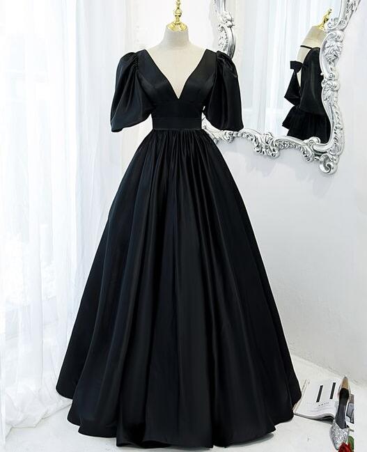 Black A-Line V-neck Printed Dress main image 1