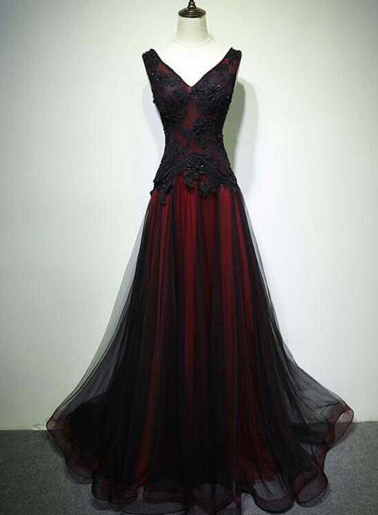 A Line Black And Tulle V-neckline Lace Long Prom Dresses