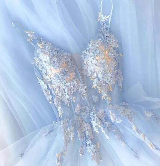 A Line Light Sky Blue Tulle Prom Dresses With Hand Made Flowers