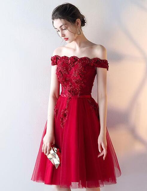 Charming Tulle Wine Red Applique Short Party Dresses
