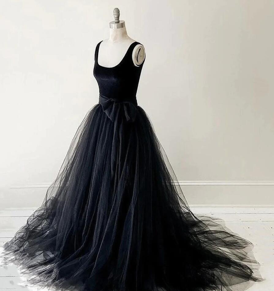 Mermaid Straps Black Tulle Long Prom Gown