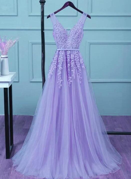 A-line Lace V-neck Prom Dresses