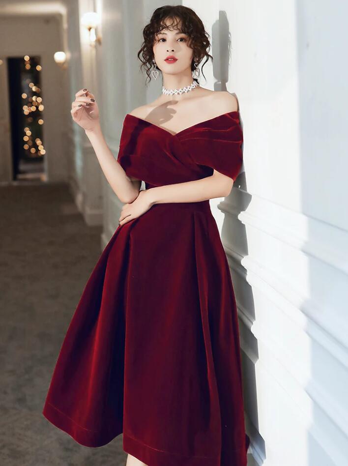 Beautiful Wine Red Velvet Tea Length Prom Dresses