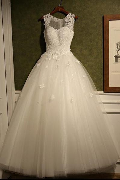 White Floral Appliques Sweetheart Illusion Floor Length Tulle Wedding Gown