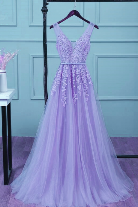 Light Purple Tulle V-neckline Applique And Beaded Junior Prom Dress