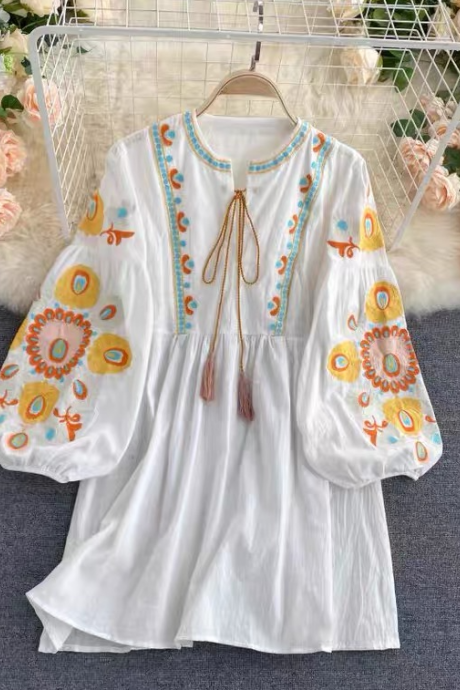 Bohemian, vintage, ethnic style, heavy embroidery, bubble sleeves, loose short dress