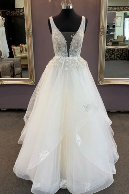 Beauty White V Neck Tulle Lace Long Prom Dress