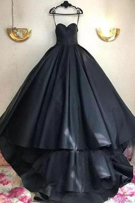 Charming Black Sweetheart Prom Dress With Train