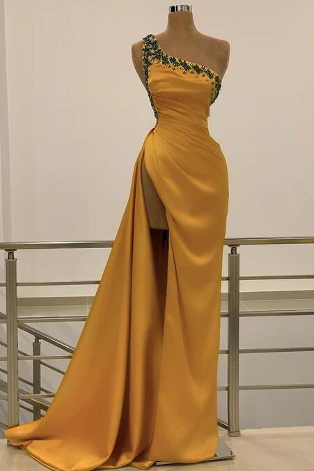 One Shoulder Yellow Stain Split Prom Dresses With Beading