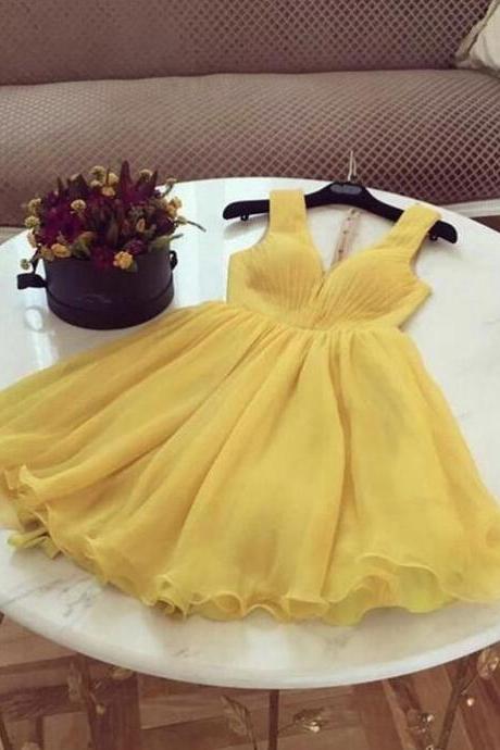 Simple Short Tulle Yellow Homecoming Dresses
