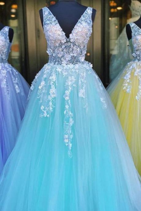 Beautiful Mermaid V-neck Tulle Prom Dress Long With Appliques