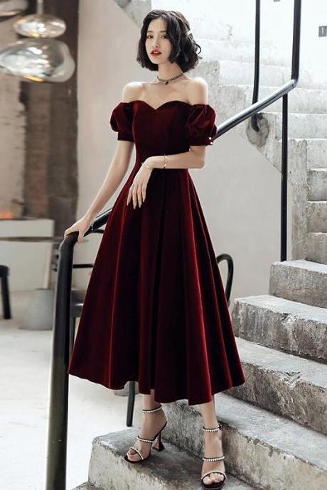 A Line Burgundy Velvet Short Prom Dresses
