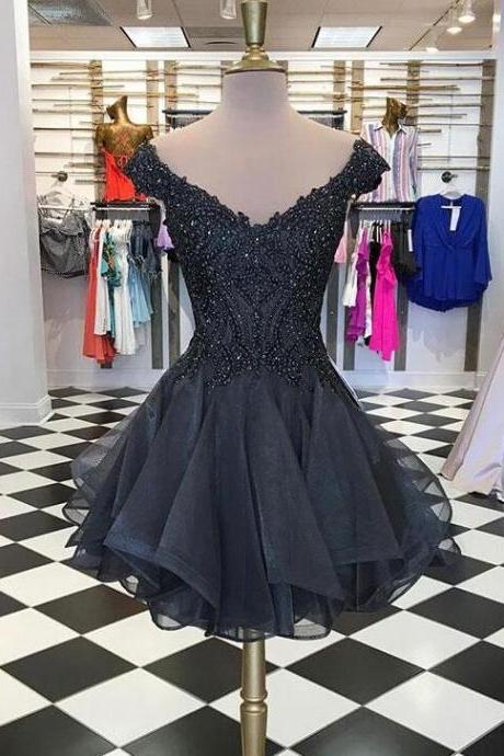 Cute Black V Neck Short Homecoming Dresses With Beading