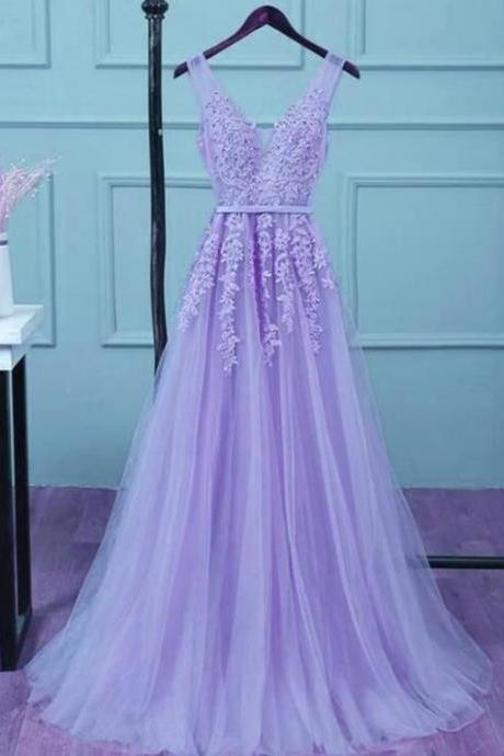 A-line Lace V-neck Prom Dresses