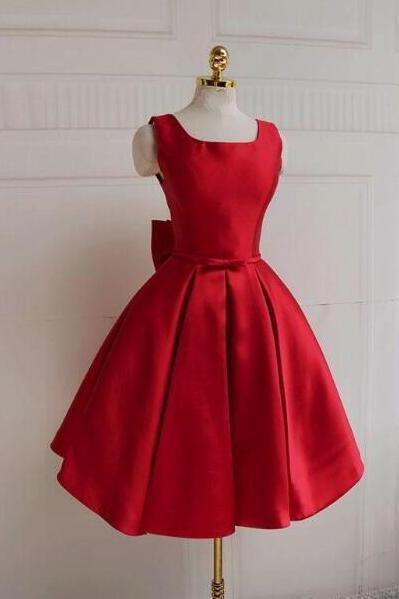 Red Satin Short Backless Homecoming Dresses