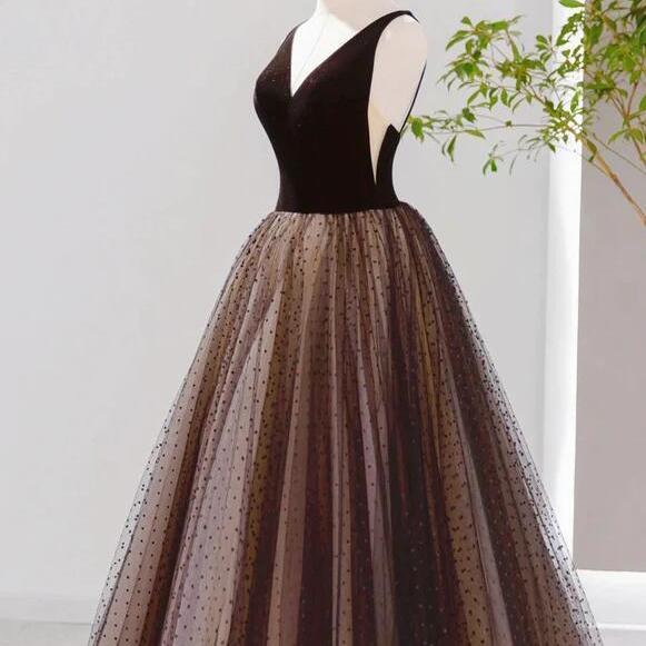 Modest Silver A-line V-neck Tulle Short Prom Dress main image 0