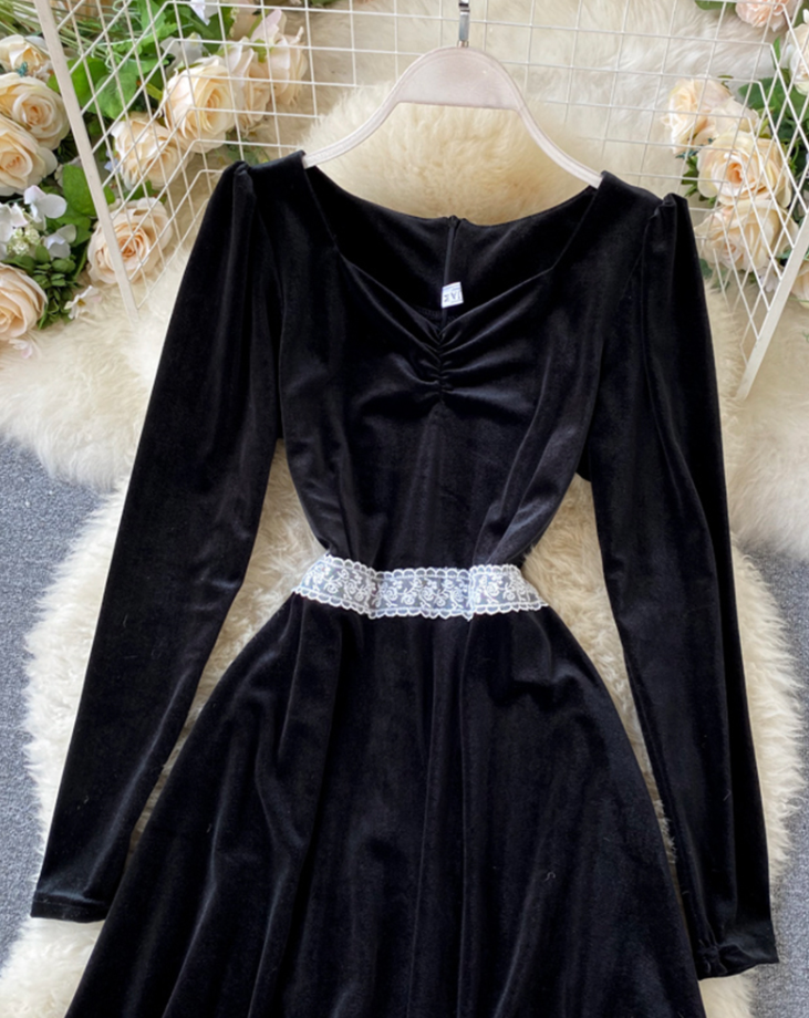4610714 Black Lace Detail Velvet Look Dress