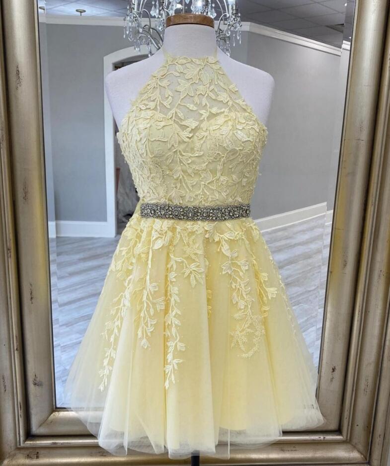 Amazing Yellow Lace Appliques Evening Dresses